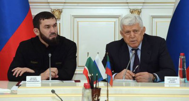 Magomed Daudov (on the left) at the meeting with the head of Dagestan, Vladimir Vasiliev. Photo http://www.parlamentchr.ru/press-centre/news/8567-magomed-daudov-posetil-dagestan-dlya-obsuzhdeniya-voprosov-organizatsii-raboty-po-vneseniyu-v-gosudarstvennyj-kadastr-nedvizhimosti-svedenij-o-granitse-mezhdu-rd-i-chr Magomed Daudov (on the left) at the meeting with the head of Dagestan, Vladimir Vasiliev. Photo http://www.parlamentchr.ru/press-centre/news/8567-magomed-daudov-posetil-dagestan-dlya-obsuzhdeniya-voprosov-organizatsii-raboty-po-vneseniyu-v-gosudarstvennyj-kadastr-nedvizhimosti-svedenij-o-granitse-mezhdu-rd-i-chr
