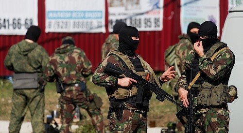 Law enforcers in Magas during protest action against agreement on Ingush-Chechen border, October 8, 2018. Photo: REUTERS / Maxim Shemetov Law enforcers in Magas during protest action against agreement on Ingush-Chechen border, October 8, 2018. Photo: REUTERS / Maxim Shemetov