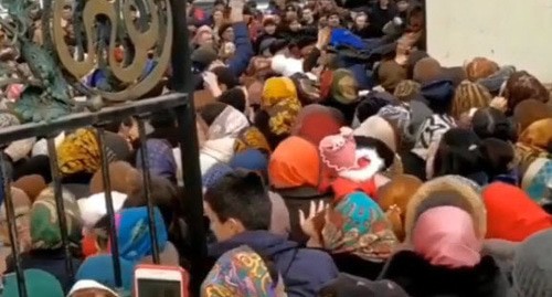 Jostlement in Dagestan, February 1, 2019. Screenshot from video at: https://www.instagram.com/p/BtVrU5WHb_Q/ Jostlement in Dagestan, February 1, 2019. Screenshot from video at: https://www.instagram.com/p/BtVrU5WHb_Q/