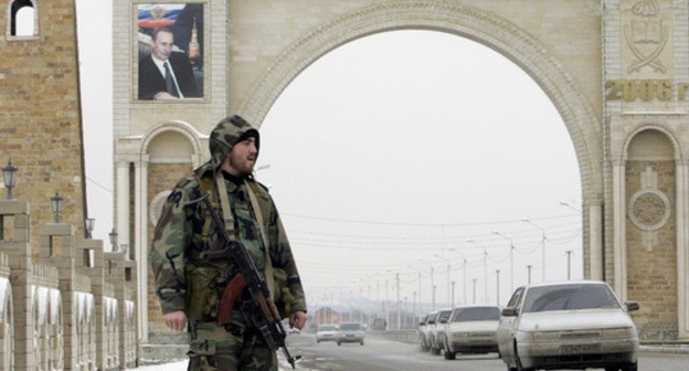 An entrance to Grozny. Photo: REUTERS/Denis Sinyakov (RUSSIA) An entrance to Grozny. Photo: REUTERS/Denis Sinyakov (RUSSIA)