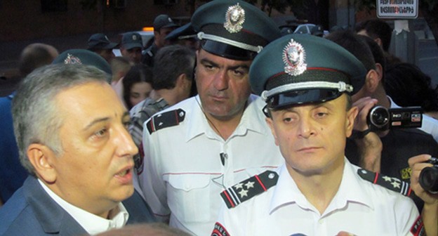 Valery Osipyan (on the right). Photo by Tigran Petrosyan for the "Caucasian Knot" Valery Osipyan (on the right). Photo by Tigran Petrosyan for the "Caucasian Knot"