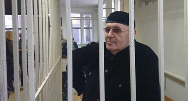 Oyub Titiev in the court room. Photo by Patimat Makhmudova for the "Caucasian Knot" Oyub Titiev in the court room. Photo by Patimat Makhmudova for the "Caucasian Knot"