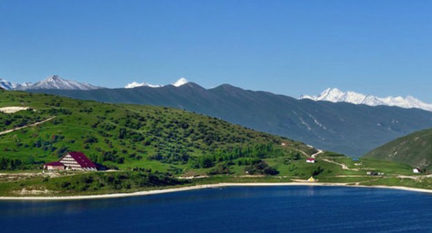 A panoramic view of the Lake Kezenoi-Am. Photo Wild.nohcho https://ru.wikipedia.org/wiki/Кезенойам#/media/File:Kezenoi_Lake_0.jpg A panoramic view of the Lake Kezenoi-Am. Photo Wild.nohcho https://ru.wikipedia.org/wiki/Кезенойам#/media/File:Kezenoi_Lake_0.jpg