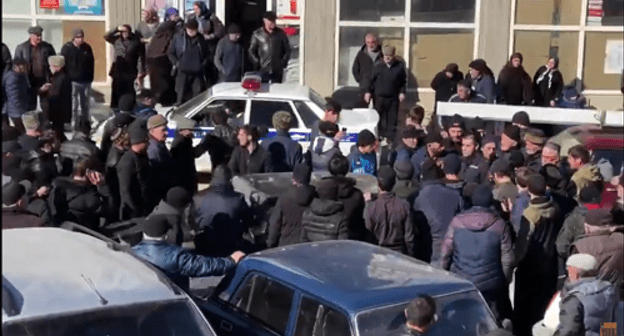 Residents of Khadjalmakhi village after the incident in the marketplace. Screenshot from video posted by 'Chernovik', https://www.youtube.com/watch?v=dtHDhpbl6BU&feature=youtu.be Residents of Khadjalmakhi village after the incident in the marketplace. Screenshot from video posted by 'Chernovik', https://www.youtube.com/watch?v=dtHDhpbl6BU&feature=youtu.be