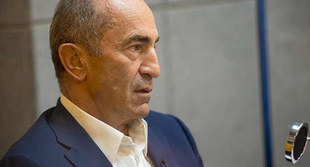 Robert Kocharyan. Photo: © Sputnik / Asatur Yesayants https://ru.armeniasputnik.am/politics/20181228/16497967/sudebnoe-zasedanie-pereneseno-robert-kocharyan-provedet-novyj-god-za-reshetkoj.html Robert Kocharyan. Photo: © Sputnik / Asatur Yesayants https://ru.armeniasputnik.am/politics/20181228/16497967/sudebnoe-zasedanie-pereneseno-robert-kocharyan-provedet-novyj-god-za-reshetkoj.html