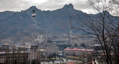 Alaverdi Copper Smelter. Photo: © Sputnik / Aram Nersesyan , https://ru.armeniasputnik.am/columnists/20181214/16259322/skazhut-my-vodu-mutim-kak-medeplavilnyj-zavod-v-alaverdi-okazalsya-na-grani-splava.html Alaverdi Copper Smelter. Photo: © Sputnik / Aram Nersesyan , https://ru.armeniasputnik.am/columnists/20181214/16259322/skazhut-my-vodu-mutim-kak-medeplavilnyj-zavod-v-alaverdi-okazalsya-na-grani-splava.html