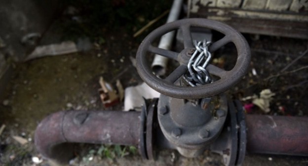Gas valve. Photo: Mzia Saganelidze, RFE/RL Gas valve. Photo: Mzia Saganelidze, RFE/RL