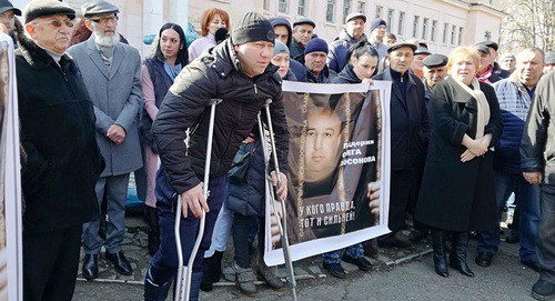 Soslan Khosonov, the brother of Oleg Khosonov, came to a rally in his support. Beslan, February 16, 2019. Photo by Emma Marzoeva for the "Caucasian Knot" Soslan Khosonov, the brother of Oleg Khosonov, came to a rally in his support. Beslan, February 16, 2019. Photo by Emma Marzoeva for the "Caucasian Knot"