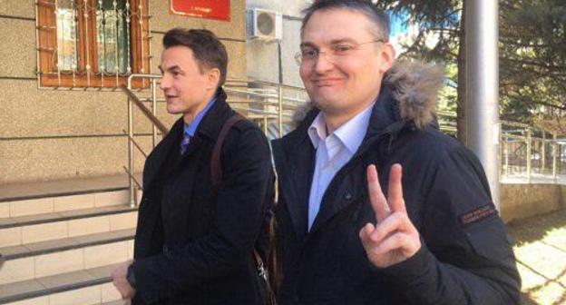 Mikhail Benyash (right) with his advocate. Photo by the Caucasian Knot correspondent Mikhail Benyash (right) with his advocate. Photo by the Caucasian Knot correspondent