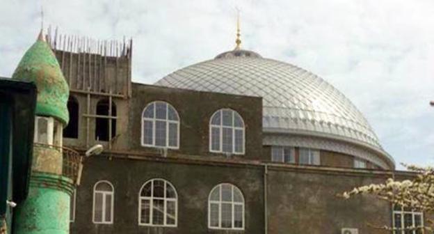 Mosque in the Hungarian fighters street, Makhachkala. Photo by Patimat Makhmudova for the Caucasian Knot Mosque in the Hungarian fighters street, Makhachkala. Photo by Patimat Makhmudova for the Caucasian Knot