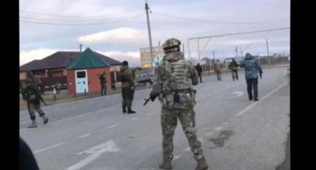Law enforcers near a checkpoint where a woman blew herself up, November 17, 2018. Screenshot from video: https://www.youtube.com/watch?v=ToyeRYr9UAQ Law enforcers near a checkpoint where a woman blew herself up, November 17, 2018. Screenshot from video: https://www.youtube.com/watch?v=ToyeRYr9UAQ