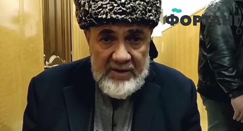 Akhmed Barakhoev after detention asked the youth in Ingushetia to refrain from illegal actions. Photo: screenshot of the video by Glavkom of the Republic of Ingushetia https://t.me/glavkomri/2283 Akhmed Barakhoev after detention asked the youth in Ingushetia to refrain from illegal actions. Photo: screenshot of the video by Glavkom of the Republic of Ingushetia https://t.me/glavkomri/2283