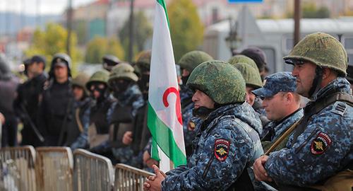 Law enforcers. Photo: REUTERS/Maxim Shemetov Law enforcers. Photo: REUTERS/Maxim Shemetov