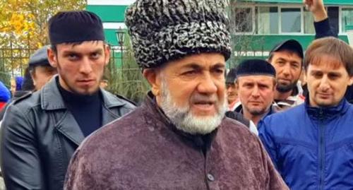 Akhmed Barakhoev at a rally in Magas. Screenshot of a video by Ilez Pliev on YouTube https://www.youtube.com/watch?v=BjeTkWnqw04 Akhmed Barakhoev at a rally in Magas. Screenshot of a video by Ilez Pliev on YouTube https://www.youtube.com/watch?v=BjeTkWnqw04