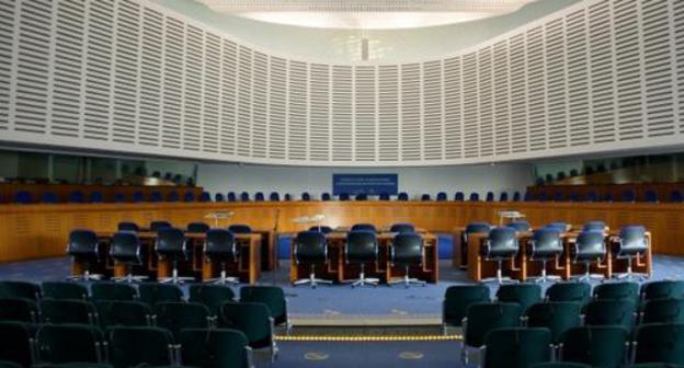 Conference room of the ECtHR. Photo: CherryX per Wikimedia Commons, CC BY-SA 3.0, https://commons.wikimedia.org/w/index.php?curid=21931152 Conference room of the ECtHR. Photo: CherryX per Wikimedia Commons, CC BY-SA 3.0, https://commons.wikimedia.org/w/index.php?curid=21931152