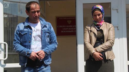 Rasambek Bekmurzaev with a relative in front of the court building. Photo by Konstantin Volgin for the Caucasian Knot Rasambek Bekmurzaev with a relative in front of the court building. Photo by Konstantin Volgin for the Caucasian Knot