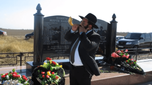 Screenshot of the video of the opening of a monument to Holocaust victims in the village of Stepnoy in Stavropol Territory https://www.youtube.com/watch?v=Y25Dgt3qh9A Screenshot of the video of the opening of a monument to Holocaust victims in the village of Stepnoy in Stavropol Territory https://www.youtube.com/watch?v=Y25Dgt3qh9A