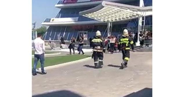 People are being evacuated from 'Voroshilovsky' shopping centre. Screenshot from video posted by 'Bloknot-Volgograd', https://www.youtube.com/watch?v=sSxAq76bG34 People are being evacuated from 'Voroshilovsky' shopping centre. Screenshot from video posted by 'Bloknot-Volgograd', https://www.youtube.com/watch?v=sSxAq76bG34
