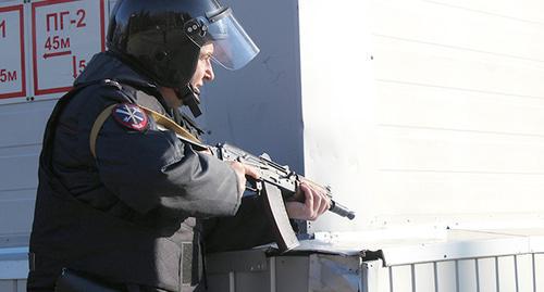 Special forces agent. Photo: NAC press service, http://nac.gov.ru/antiterroristicheskie-ucheniya/v-zavodoukovske-proshli-antiterroristicheskie.html Special forces agent. Photo: NAC press service, http://nac.gov.ru/antiterroristicheskie-ucheniya/v-zavodoukovske-proshli-antiterroristicheskie.html