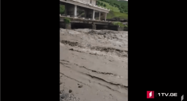 Flood rise at the Alazani River in the Akhmeta District of Georgia, May 10, 2019. Screenshot from https://youtu.be/kmfhxb-c1n8 Flood rise at the Alazani River in the Akhmeta District of Georgia, May 10, 2019. Screenshot from https://youtu.be/kmfhxb-c1n8