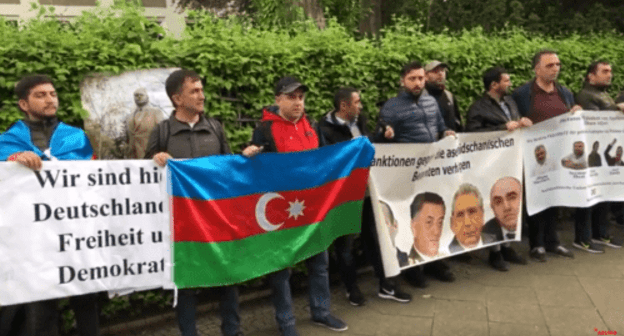 Protest rally against monument to Heydar Aliyev in Bucharest, Berlin, May 10, 2019. Screenshot from video posted at: https://youtu.be/hqhTjeK2ntM Protest rally against monument to Heydar Aliyev in Bucharest, Berlin, May 10, 2019. Screenshot from video posted at: https://youtu.be/hqhTjeK2ntM