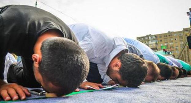 Believers during a prayer. Photo by Aziz Karimov for the "Caucasian Knot" Believers during a prayer. Photo by Aziz Karimov for the "Caucasian Knot"
