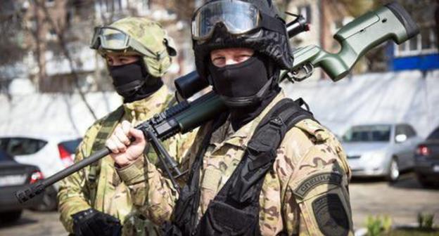 Law enforcers. Photo: Elena Sineok, Yuga.ru Law enforcers. Photo: Elena Sineok, Yuga.ru