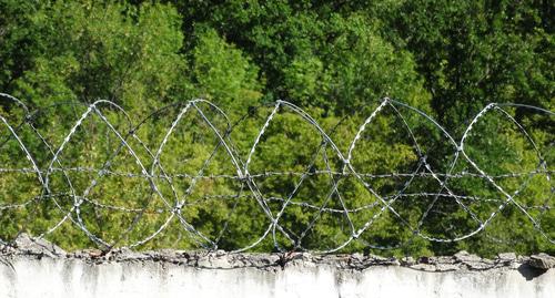 Barbed wire at high security facility. Photo by Nina Tumanova for the Caucasian Knot Barbed wire at high security facility. Photo by Nina Tumanova for the Caucasian Knot