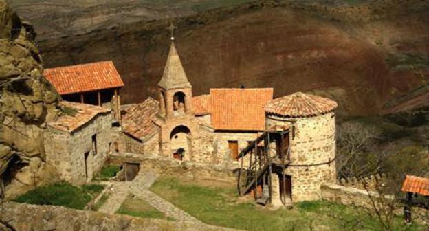"David Gareja" Monastery Complex. Photo: Paata Vardanashvili from Tbilisi, https://ru.wikipedia.org/wiki/Давид-Гареджа#/media/File:David_Gareja_monastery_complex.jpg "David Gareja" Monastery Complex. Photo: Paata Vardanashvili from Tbilisi, https://ru.wikipedia.org/wiki/Давид-Гареджа#/media/File:David_Gareja_monastery_complex.jpg