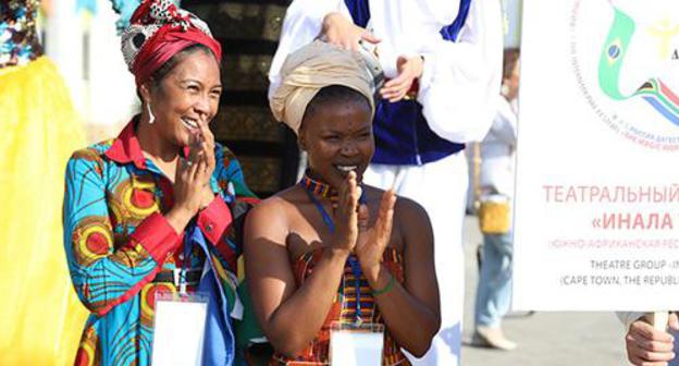 Artists from South Africa at the opening of the festival in Makhachkala. Photo by the press service of the Dagestani Ministry of Culture Artists from South Africa at the opening of the festival in Makhachkala. Photo by the press service of the Dagestani Ministry of Culture