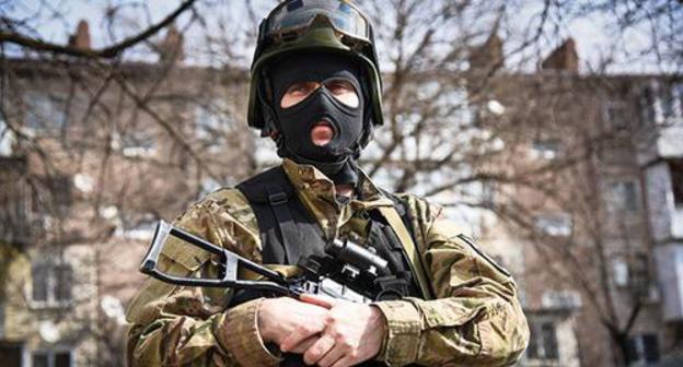 A law enforcer. Photo by Yelena Sineok, Yuga.ru A law enforcer. Photo by Yelena Sineok, Yuga.ru