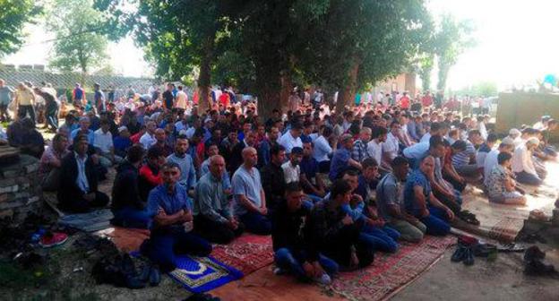 Uraza Bayram in the city of Volzhsky. Photo by Vyacheslav Yaschenko for the Caucasian Knot Uraza Bayram in the city of Volzhsky. Photo by Vyacheslav Yaschenko for the Caucasian Knot