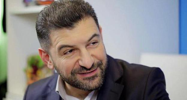 Fuad Abbasov. Screenshot from video by Paxlava Production https://www.youtube.com/watch?v=PaYRKcRFd9w Fuad Abbasov. Screenshot from video by Paxlava Production https://www.youtube.com/watch?v=PaYRKcRFd9w