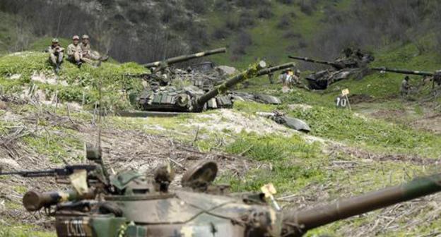 On the contact line in Nagorno-Karabakh. Photo: REUTERS/Staff TPX IMAGES OF THE DAY On the contact line in Nagorno-Karabakh. Photo: REUTERS/Staff TPX IMAGES OF THE DAY