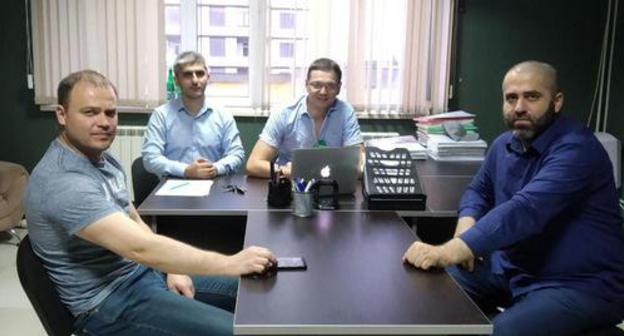 Human rights defenders received the people who complained about kidnappings of their relatives. Makhachkala, June 11, 2019. Photo by Ilyas Kapiev for the "Caucasian Knot" Human rights defenders received the people who complained about kidnappings of their relatives. Makhachkala, June 11, 2019. Photo by Ilyas Kapiev for the "Caucasian Knot"