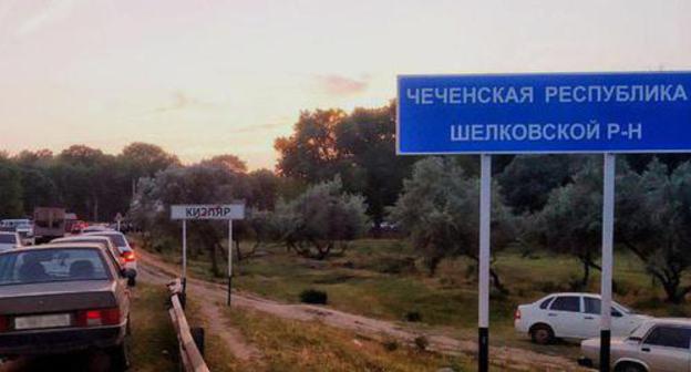 Road sign in the outskirts of Kizlyar. Photo by Ilyas Kapiev for the Caucasian Knot Road sign in the outskirts of Kizlyar. Photo by Ilyas Kapiev for the Caucasian Knot