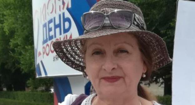 Olga Karpukhnova holds picket in Volgograd, June 8, 2019. Photo by Tatiana Filimonova for the Caucasian Knot Olga Karpukhnova holds picket in Volgograd, June 8, 2019. Photo by Tatiana Filimonova for the Caucasian Knot