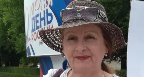 Olga Karpukhnova holds picket in Volgograd, June 8, 2019. Photo by Tatiana Filimonova for the Caucasian Knot Olga Karpukhnova holds picket in Volgograd, June 8, 2019. Photo by Tatiana Filimonova for the Caucasian Knot