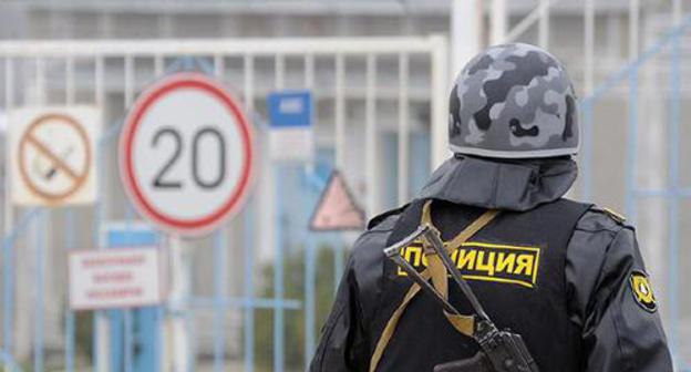 A police officer. Photo © Yelena Sineok. Yuga.ru A police officer. Photo © Yelena Sineok. Yuga.ru