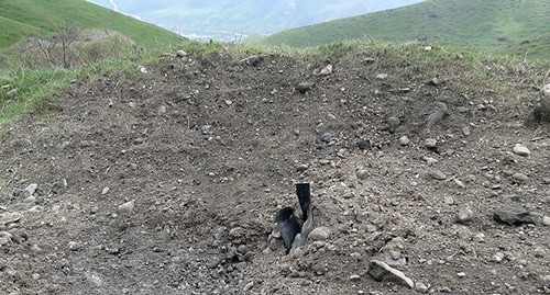 Traces from shelling, Nagorno-Karabakh. Photo by Alvard Grigoryan for the Caucasian Knot Traces from shelling, Nagorno-Karabakh. Photo by Alvard Grigoryan for the Caucasian Knot