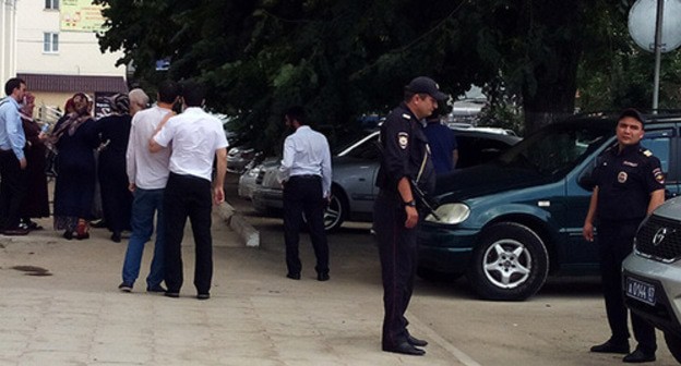 Policemen at the courthouse where court session in the Sautieva's case took place, Nalchik, August 1, 2019. Photo by Lyudmila Maratova for the Caucasian Knot Policemen at the courthouse where court session in the Sautieva's case took place, Nalchik, August 1, 2019. Photo by Lyudmila Maratova for the Caucasian Knot