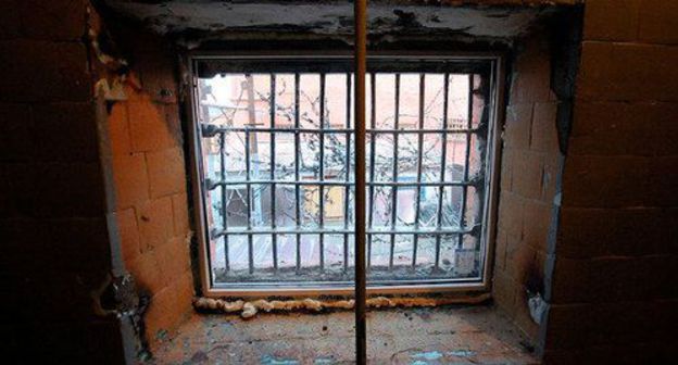 Window in a prison cell. Photo: Elena Sineok, Yuga.ru, http://www.yuga.ru/news/280313/ Window in a prison cell. Photo: Elena Sineok, Yuga.ru, http://www.yuga.ru/news/280313/