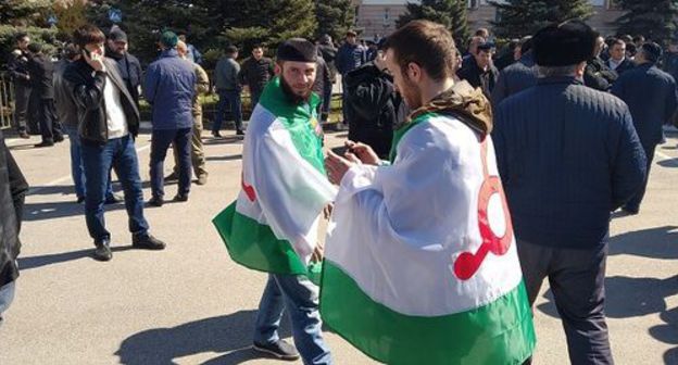 Participants of protest action in Magas. Photo by Umar Yovloi for the Caucasian Knot Participants of protest action in Magas. Photo by Umar Yovloi for the Caucasian Knot
