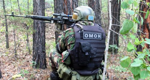 An officer of the special militia. Photo by the press service of Russia's National Antiterrorism Committee:http://nac.gov.ru/antiterroristicheskie-ucheniya/antiterroristicheskie-ucheniya-v-respublike-0.html#&gid=1&pid=2 An officer of the special militia. Photo by the press service of Russia's National Antiterrorism Committee:http://nac.gov.ru/antiterroristicheskie-ucheniya/antiterroristicheskie-ucheniya-v-respublike-0.html#&gid=1&pid=2