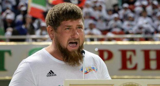 Ramzan Kadyrov delivers a speech before the football match organized in honor of Russian President Vladimir Putin. Grozny, October 7, 2017. Photo: REUTERS/Said Tsarnayev Ramzan Kadyrov delivers a speech before the football match organized in honor of Russian President Vladimir Putin. Grozny, October 7, 2017. Photo: REUTERS/Said Tsarnayev