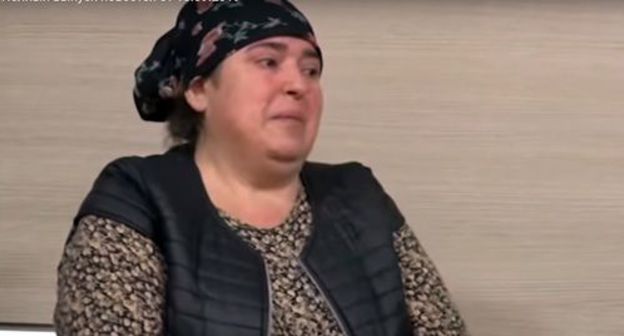 A woman appeals to Ramzan Kadyrov on air of the "Grozny" ChGTRK saying that "they had no shelter to live and no one to help." Screenshot from video posted by "Grozny" ChGTRK at http://newsvideo.su/video/11433314 A woman appeals to Ramzan Kadyrov on air of the "Grozny" ChGTRK saying that "they had no shelter to live and no one to help." Screenshot from video posted by "Grozny" ChGTRK at http://newsvideo.su/video/11433314