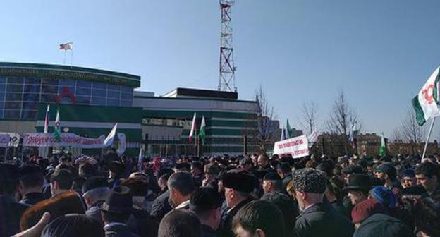 Participants of rally in Magas, March 26, 2019. Photo by Umar Yovloi for the Caucasian Knot Participants of rally in Magas, March 26, 2019. Photo by Umar Yovloi for the Caucasian Knot