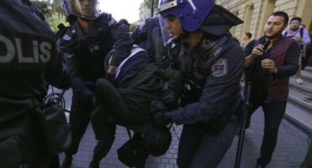 Detention of activists in Baku, October 8, 2019. Photo by Aziz Karimov for the Caucasian Knot Detention of activists in Baku, October 8, 2019. Photo by Aziz Karimov for the Caucasian Knot