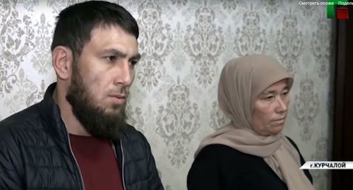 Two residents of Chechnya, who reported about kidnapping of a child in Kurchaloi, voiced public apologies on the air of the ChGTRK (Chechen State TV and Radio Company), October 9, 2019. Screenshot from video posted by ChGTRK at http://newsvideo.su/video/11584884 Two residents of Chechnya, who reported about kidnapping of a child in Kurchaloi, voiced public apologies on the air of the ChGTRK (Chechen State TV and Radio Company), October 9, 2019. Screenshot from video posted by ChGTRK at http://newsvideo.su/video/11584884