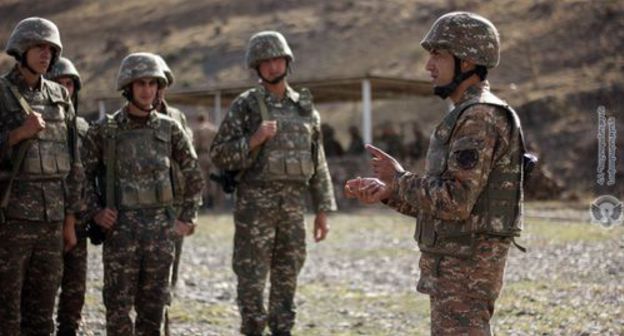 Armenian soldiers. Photo: press service of the Ministry of Defence of Armenia, http://www.mil.am/hy/news/7010 Armenian soldiers. Photo: press service of the Ministry of Defence of Armenia, http://www.mil.am/hy/news/7010